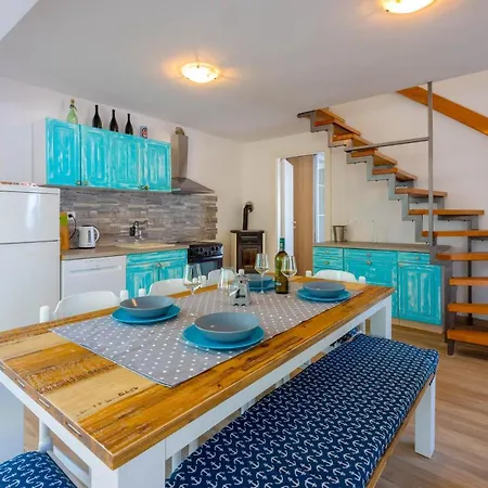 Turquoise Breeze Klenovica